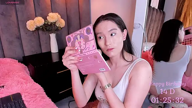 chelsea bolton  online show from September 29, 1:16 pm