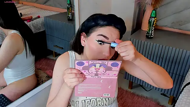 chelsea bolton  online show from December 22, 1:25 pm