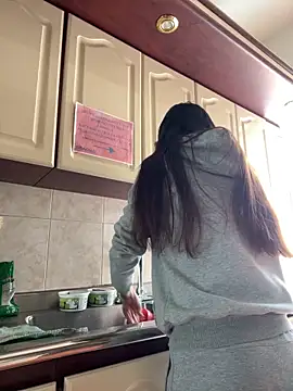 Aleska Miami online show from April 8, 2:19 pm