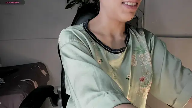 vaiolethsan   online show from April 22, 12:24 pm