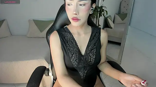 vaiolethsan   online show from April 23, 12:29 pm