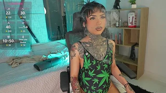 CleeoAdams  online show from December 16, 4:51 am