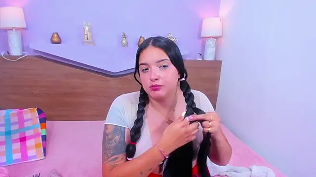 Snapshot of ScarletEmber3 chatting on October 7, 4:39 am ScarletEmber3 online show from October 7, 4:39 am