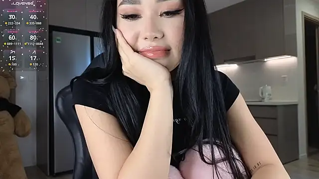 asianqueeny online show from February 8, 8:29 am