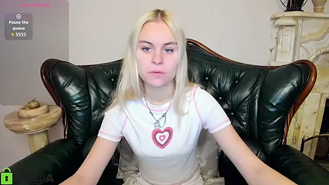 HillEva online show from October 25, 7:05 am