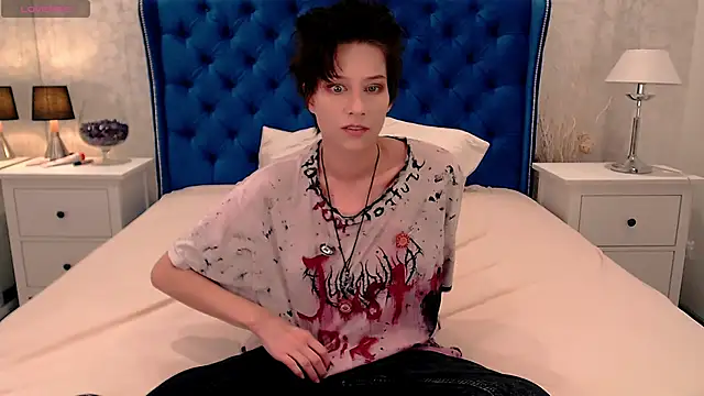 Snapshot of via_mayer_ chatting on October 6, 8:46 pm via mayer online show from October 6, 8:46 pm