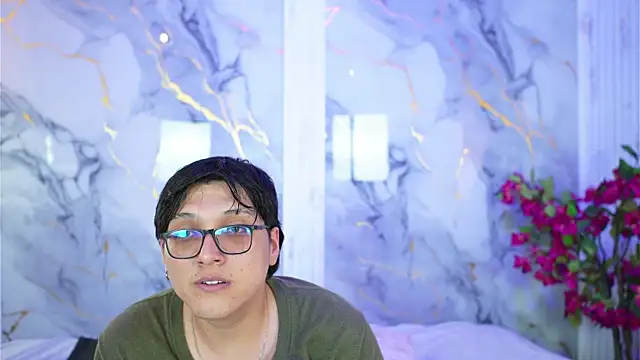 vanilla hot online show from September 18, 7:23 pm