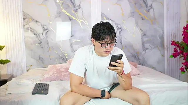 vanilla hot online show from September 12, 7:32 pm