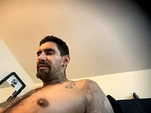 hornycouple818 online show from October 18, 8:39 am