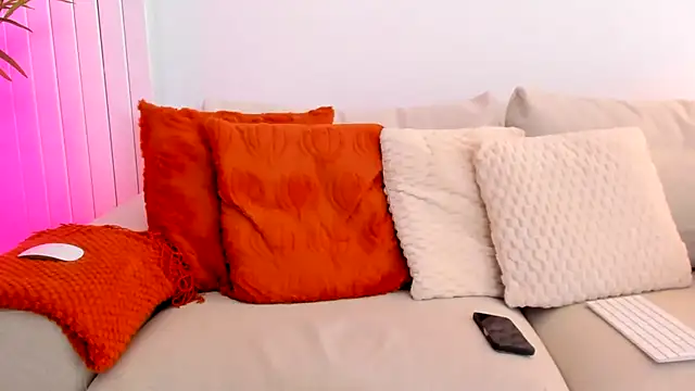 GoddessRoxana online show from September 17, 12:25 pm