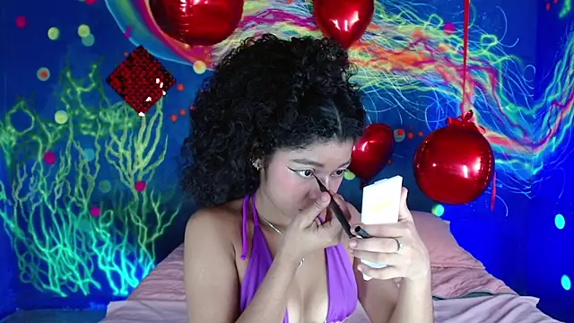 Snapshot of lucie_petite chatting on September 20, 6:50 pm lucie petite online show from September 20, 6:50 pm