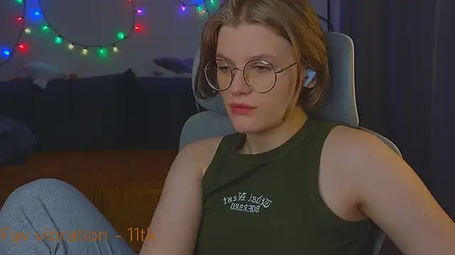  JessieVibes online show from October 25, 2:46 pm