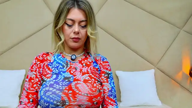 ChloeFrost online show from May 29, 5:38 am