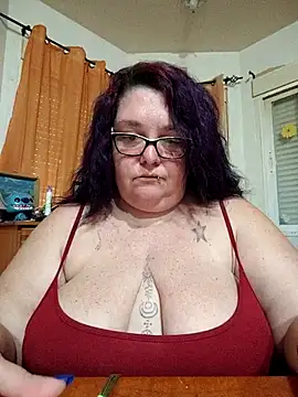 diosacurvy1984 online show from February 19, 9:42 am