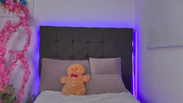 AmandaBrooks 18 online show from February 12, 3:19 am