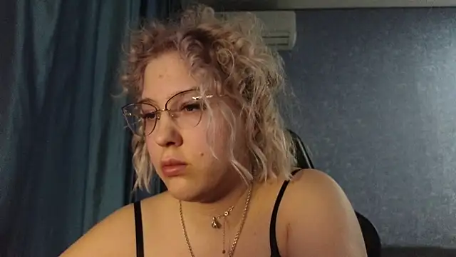 HotBrandyX online show from April 9, 1:16 pm