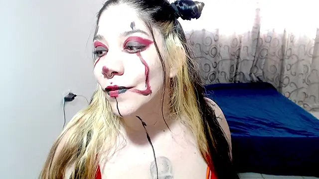 Snapshot of sharonnleon chatting on October 3, 9:20 pm sharonnleon online show from October 3, 9:20 pm