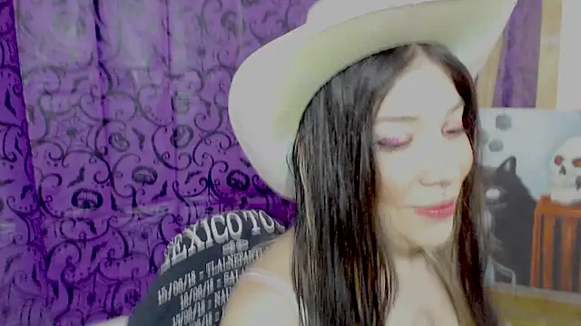 Snapshot of sharonnleon chatting on October 8, 9:08 pm sharonnleon online show from October 8, 9:08 pm