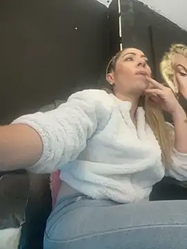 viktoria davis  online show from March 4, 1:01 am