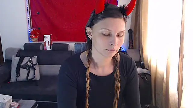 sachaclinford online show from September 23, 6:17 pm