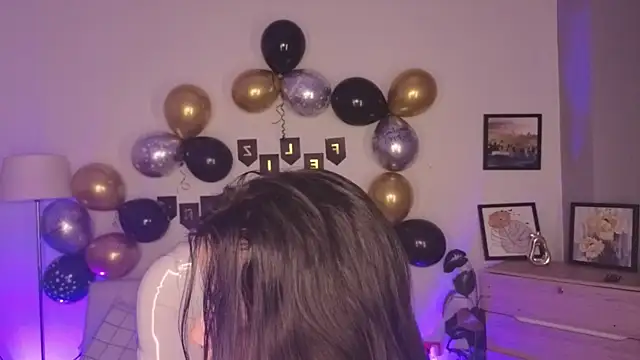 Nicole Foxx  online show from April 17, 9:50 pm