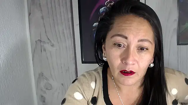 Snapshot of JULIANAWET69 chatting on October 14, 3:31 am JULIANAWET69 online show from October 14, 3:31 am