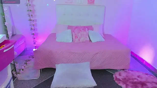 ScarlettDreamss7 online show from December 17, 1:48 pm