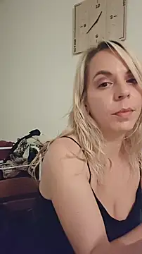 SweetyNinaOff1 online show from October 25, 1:24 am