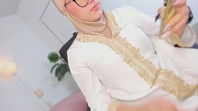 Ayha khalaf online show from October 17, 1:42 am