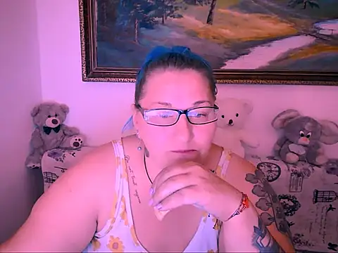 mayamayx online show from September 20, 7:45 pm