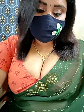 Queenflowerr online show from April 18, 7:51 pm