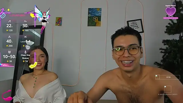 Snapshot of MarioandMia chatting on September 23, 8:40 pm MarioandMia online show from September 23, 8:40 pm