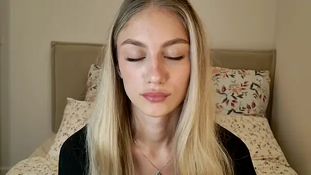 Snapshot of GabriellaOlsen chatting on September 17, 10:35 am GabriellaOlsen online show from September 17, 10:35 am