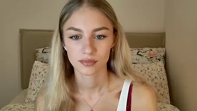 Snapshot of GabriellaOlsen chatting on September 23, 2:37 pm GabriellaOlsen online show from September 23, 2:37 pm