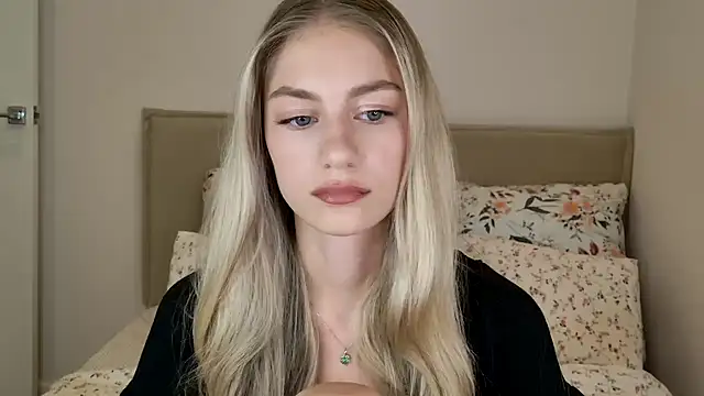 Snapshot of GabriellaOlsen chatting on September 24, 3:22 pm GabriellaOlsen online show from September 24, 3:22 pm