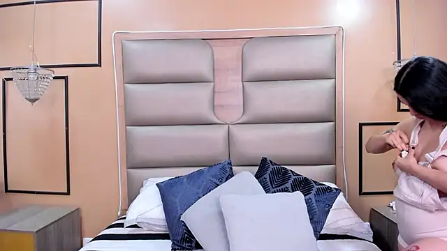 CAYLINCOLLINS online show from October 23, 3:34 am