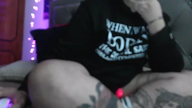 bunnyfox420 online show from December 15, 6:24 pm