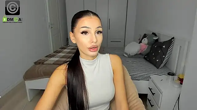 HelenShawn online show from November 12, 9:35 pm