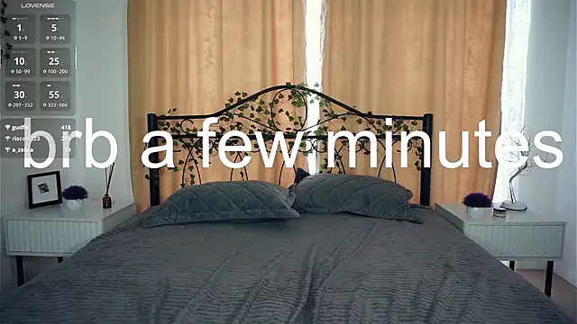 VeronaCritchlow online show from September 23, 8:23 am