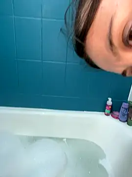 bunnythetailor online show from November 11, 9:45 pm