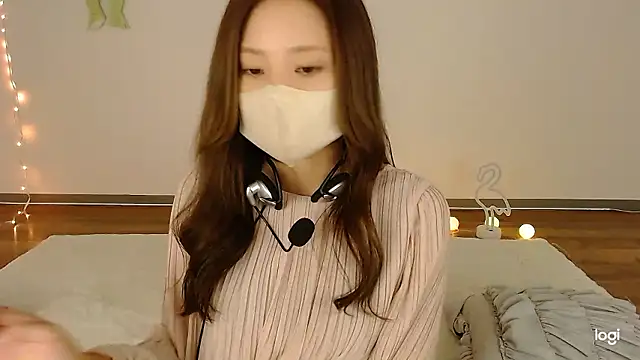 Snapshot of hinano_JP chatting on October 2, 2:05 am hinano JP online show from October 2, 2:05 am