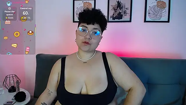 curly cam queen69 online show from October 20, 11:41 pm