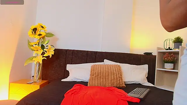 CamiilaReyes online show from May 5, 2:31 pm