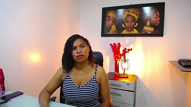 CamiilaReyes online show from October 27, 1:50 pm