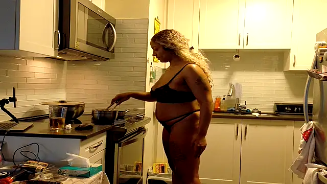 FreckleFaceBeauty online show from February 21, 2:45 am