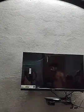 birds0641 online show from October 27, 6:24 pm