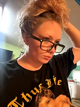 kcmo1010 online show from December 3, 9:06 pm