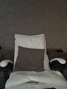 LillySquirtShot online show from April 13, 11:38 pm