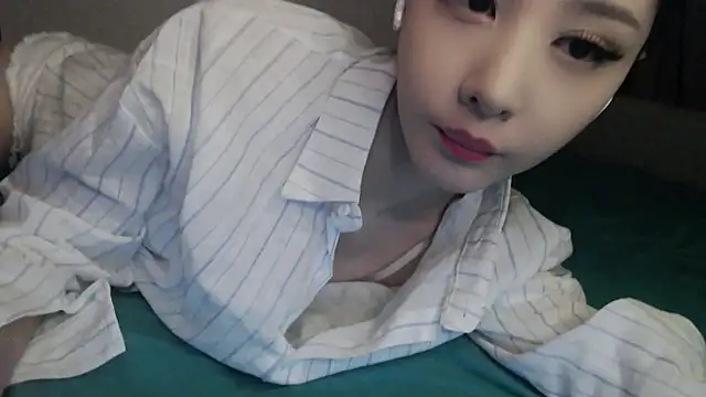 Fudzik0 online show from February 18, 3:38 am