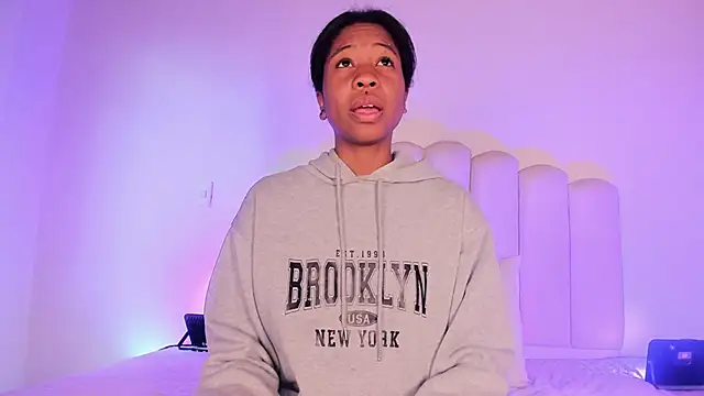 Zaira Rose  online show from November 12, 1:09 pm